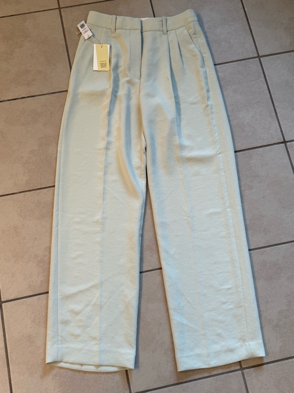 NWT Aritzia Effortless Pants